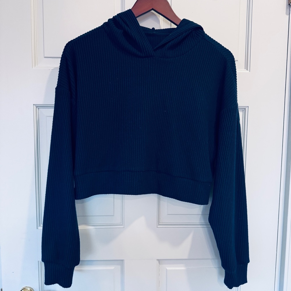 ALO Yoga Ribbed Cropped Hoodie in navy blue